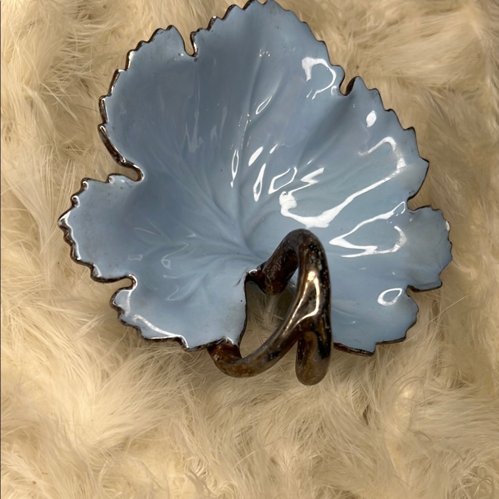MCM Vintage Patina Baby Blue Ceramic Maple Leaf Dish JewelryHolder Art Sculpture - Picture 10 of 11
